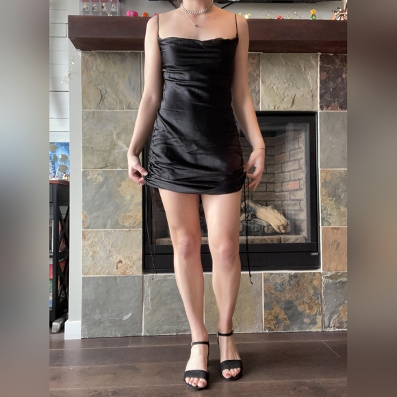 Aritzia Wilfred Only Ruched Dress - Picture 4 of 4